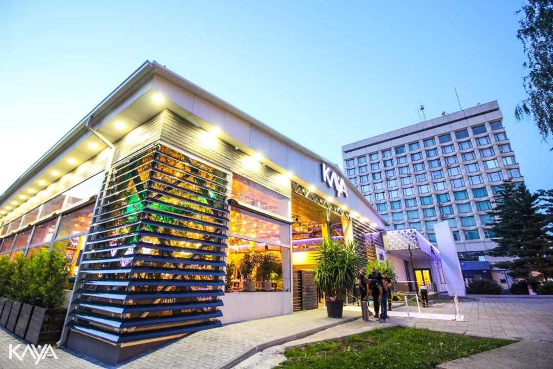 Hotel Trotus Onesti Exteriör bild